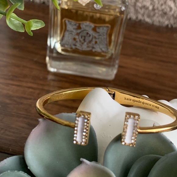 White & Gold Kate Spade enamel adventure bracelet - Picture 5 of 8